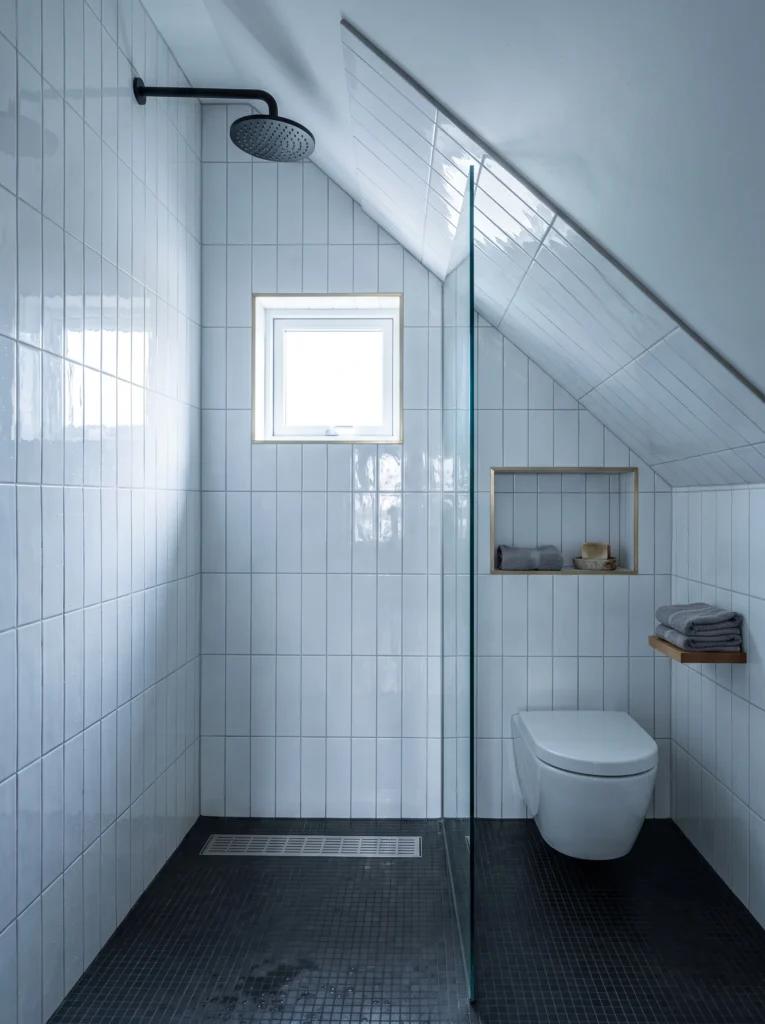 small upstairs bathroom