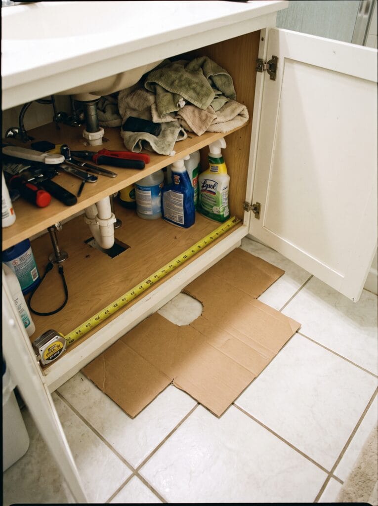 measure a bathroom cabinet